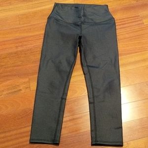 Alo Yoga Capri leggings